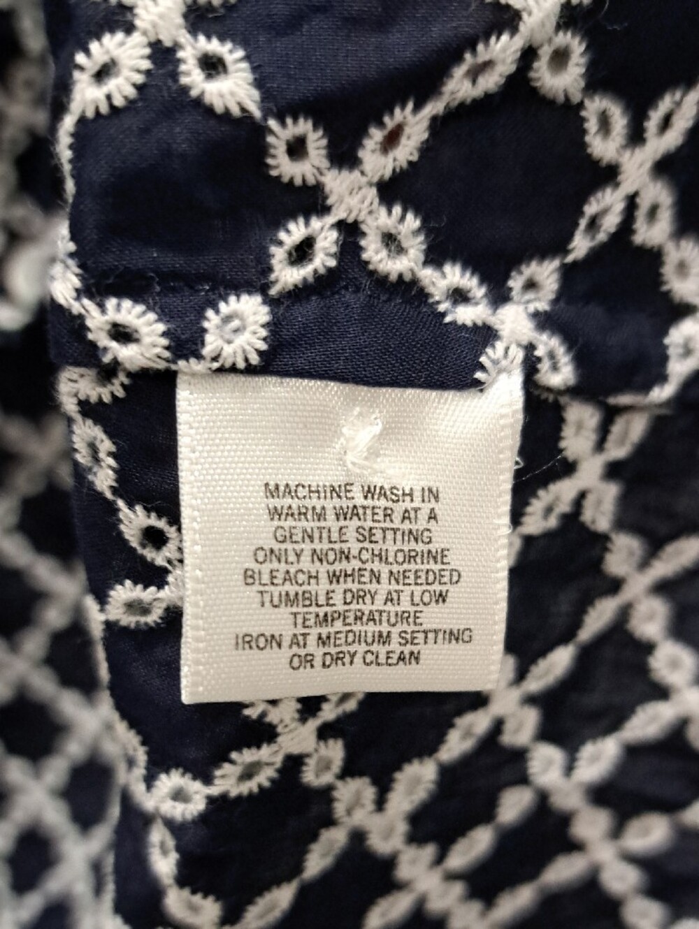 Lord & Taylor Navy Blue Button-Down Shirt with White Chain Pattern Size Xsmall - Picture 6 of 6